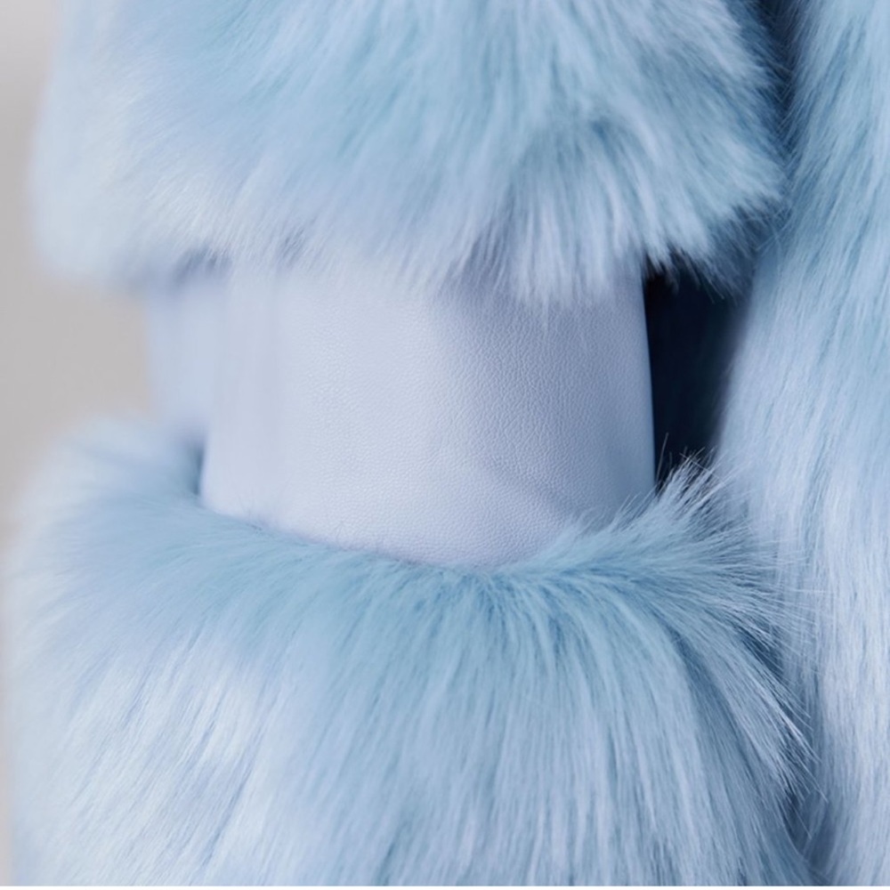 Powder blue faux fur cropped bomber - Picture 4 of 7